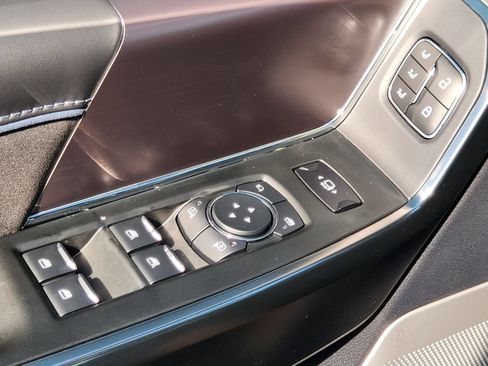 New 2026 Ford F250 Platinum AWD/4WD image 9