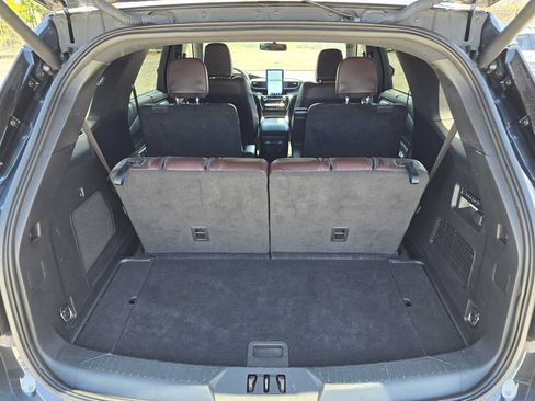 Used 2023 Ford Explorer Platinum w/ Premium Technology Package AWD/4WD image 14