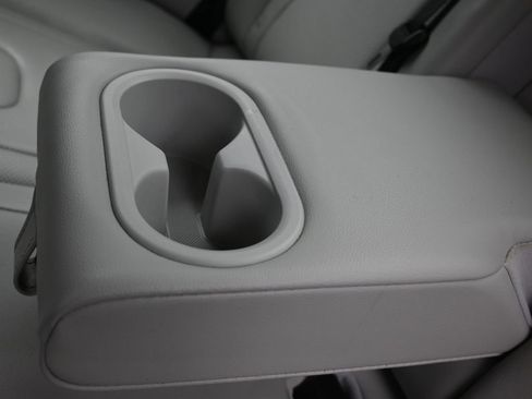 Used 2024 Hyundai Elantra Limited image 30