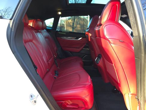 Used 2022 Maserati Levante GT image 18