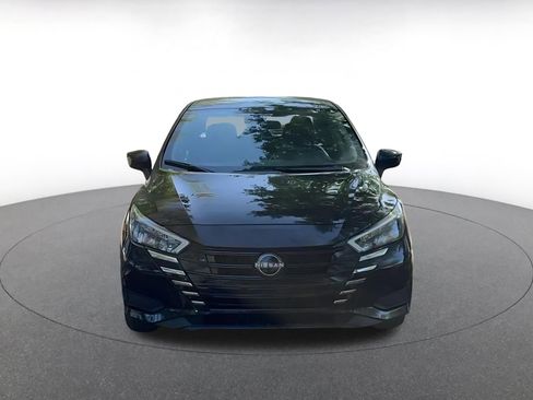 Used 2025 Nissan Versa SV image 4