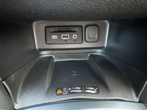 Used 2020 Chevrolet Equinox Premier image 16