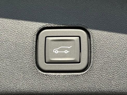 New 2026 Cadillac Lyriq V image 25