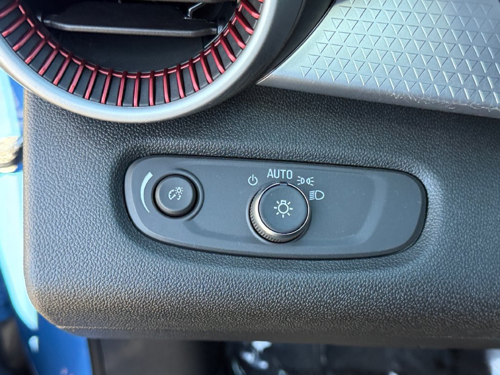 Used 2024 Chevrolet Trax RS FWD image 19