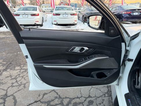 Used 2022 BMW M3 Competition w/ M Carbon Exterior Package image 22