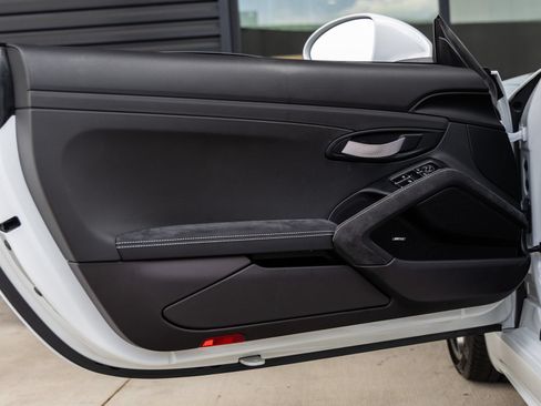 Certified 2020 Porsche 718 Cayman GT4 RWD image 26