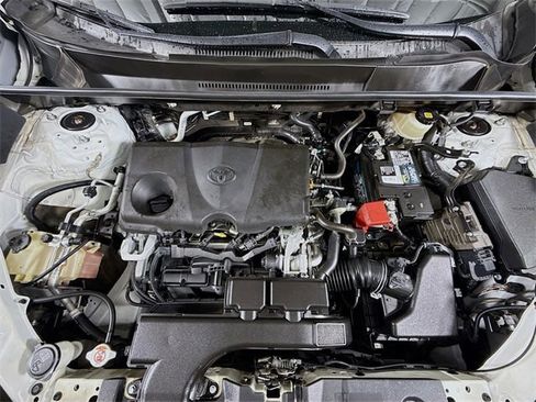 Certified 2019 Toyota RAV4 LE image 27