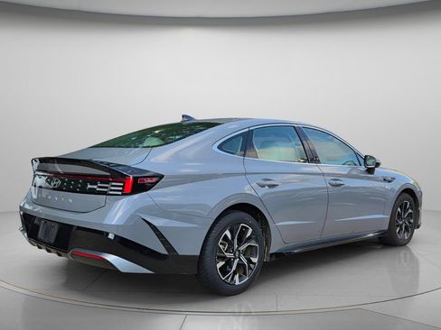 Used 2024 Hyundai Sonata SEL FWD image 7