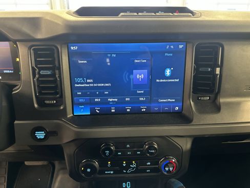 Used 2024 Ford Bronco Black Diamond image 3