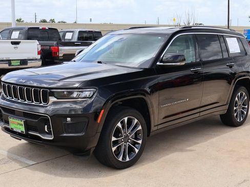 Used 2023 Jeep Grand Cherokee L Overland w/ Luxury Tech Group IV RWD image 3