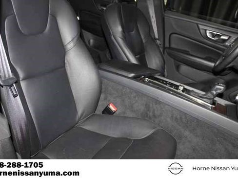 Used 2019 Volvo S60 T5 Momentum w/ Premium Package image 6