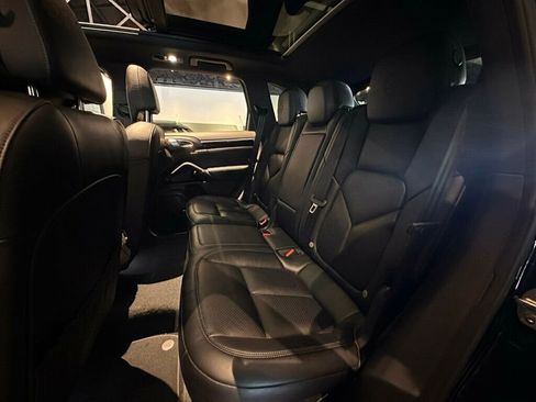 Used 2018 Porsche Cayenne AWD/4WD image 23