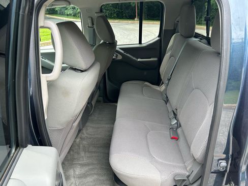 Used 2014 Nissan Frontier SV AWD/4WD image 13