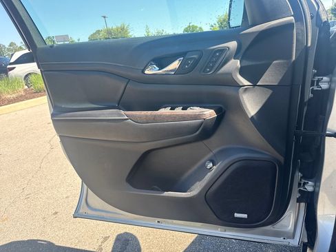 Used 2020 GMC Acadia Denali AWD/4WD image 10