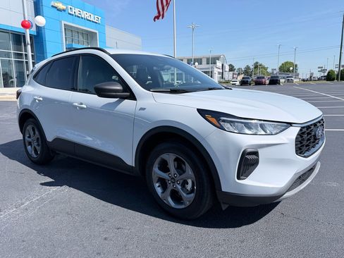 Used 2026 Ford Escape ST-Line FWD image 2