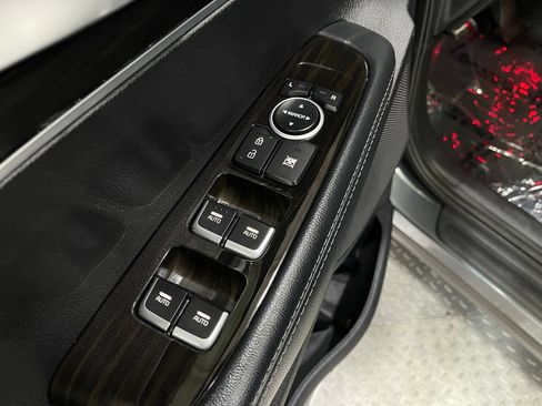 Used 2020 Kia Sorento S FWD image 14