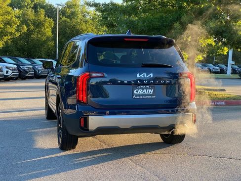 Used 2025 Kia Telluride S FWD image 5