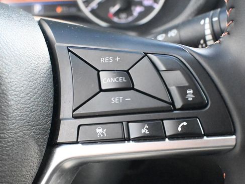 Used 2025 Nissan Sentra SR FWD image 14