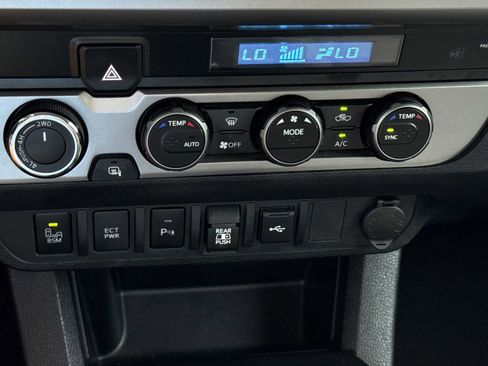 Used 2023 Toyota Tacoma SR5 AWD/4WD image 26