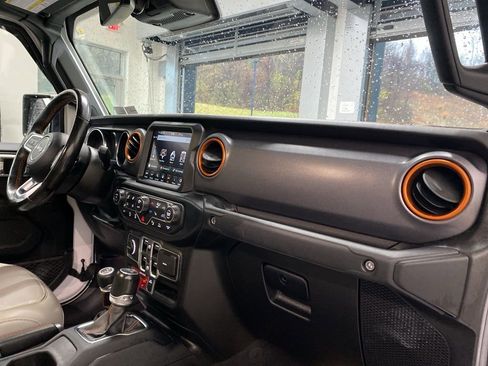 Certified 2021 Jeep Gladiator Mojave image 8