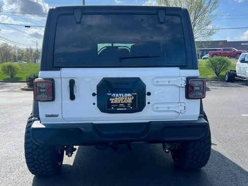 Used 2022 Jeep Wrangler Unlimited Sport image 4