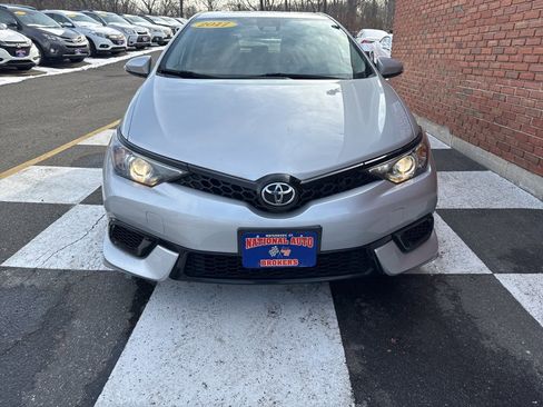 Used 2017 Toyota Corolla iM image 6