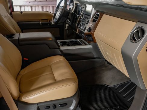 Used 2015 Ford F350 Lariat w/ Lariat Interior Package image 12