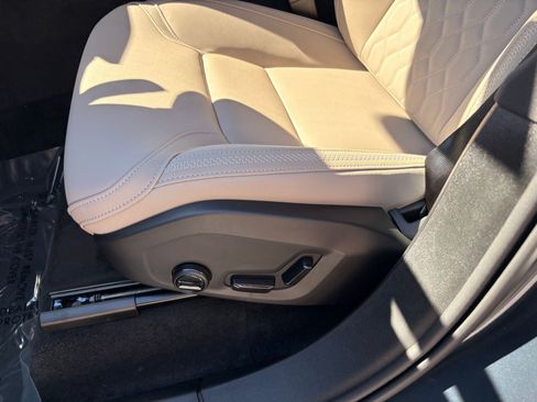 Used 2026 Volvo XC90 B6 Plus w/ Protection Package image 13