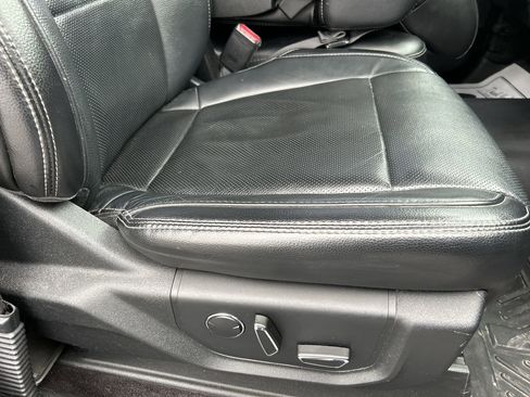 Used 2017 Ford F150 Lariat w/ Trailer Tow Package image 15