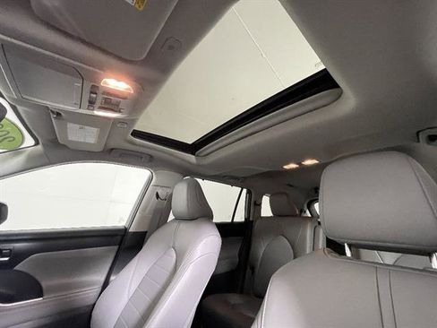 Certified 2025 Toyota Highlander XLE AWD/4WD image 10