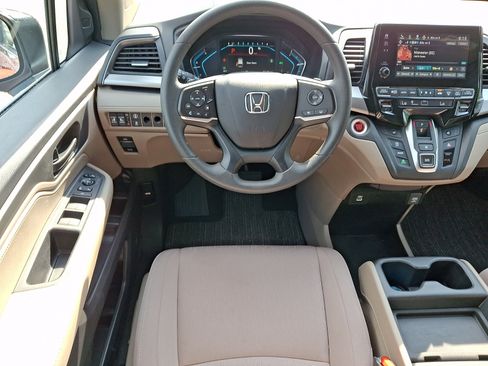 Used 2022 Honda Odyssey EX image 11