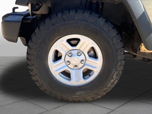 Used 2011 Jeep Wrangler Sport AWD/4WD image 10