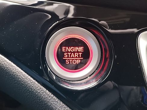 Used 2016 Honda Pilot Elite image 25