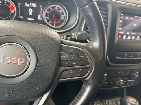 Used 2020 Jeep Cherokee Latitude Lux w/ Comfort/Convenience Group AWD/4WD image 27