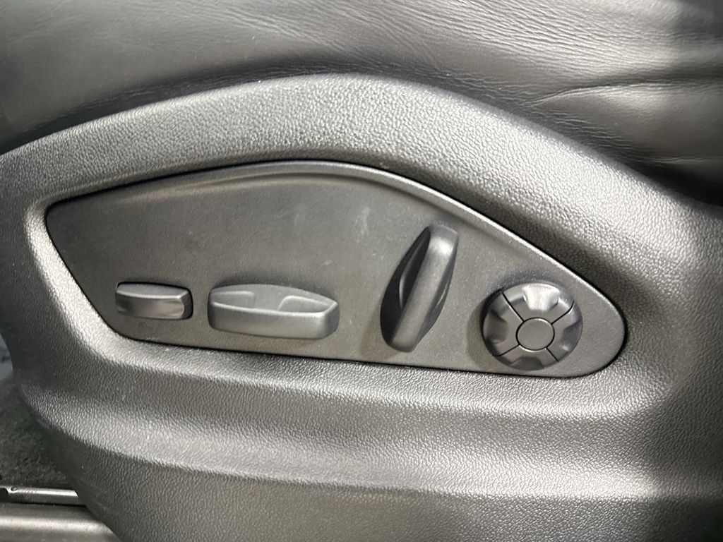 Certified 2024 Porsche Cayenne Coupe AWD/4WD image 39