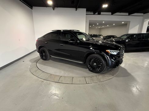 Used 2024 Mercedes-Benz GLC 300 4MATIC w/ AMG Line image 10