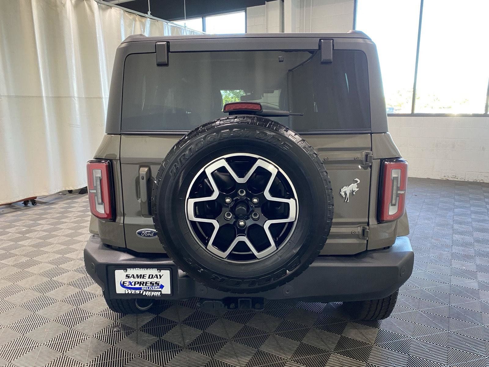 Used 2025 Ford Bronco Outer Banks AWD/4WD image 12