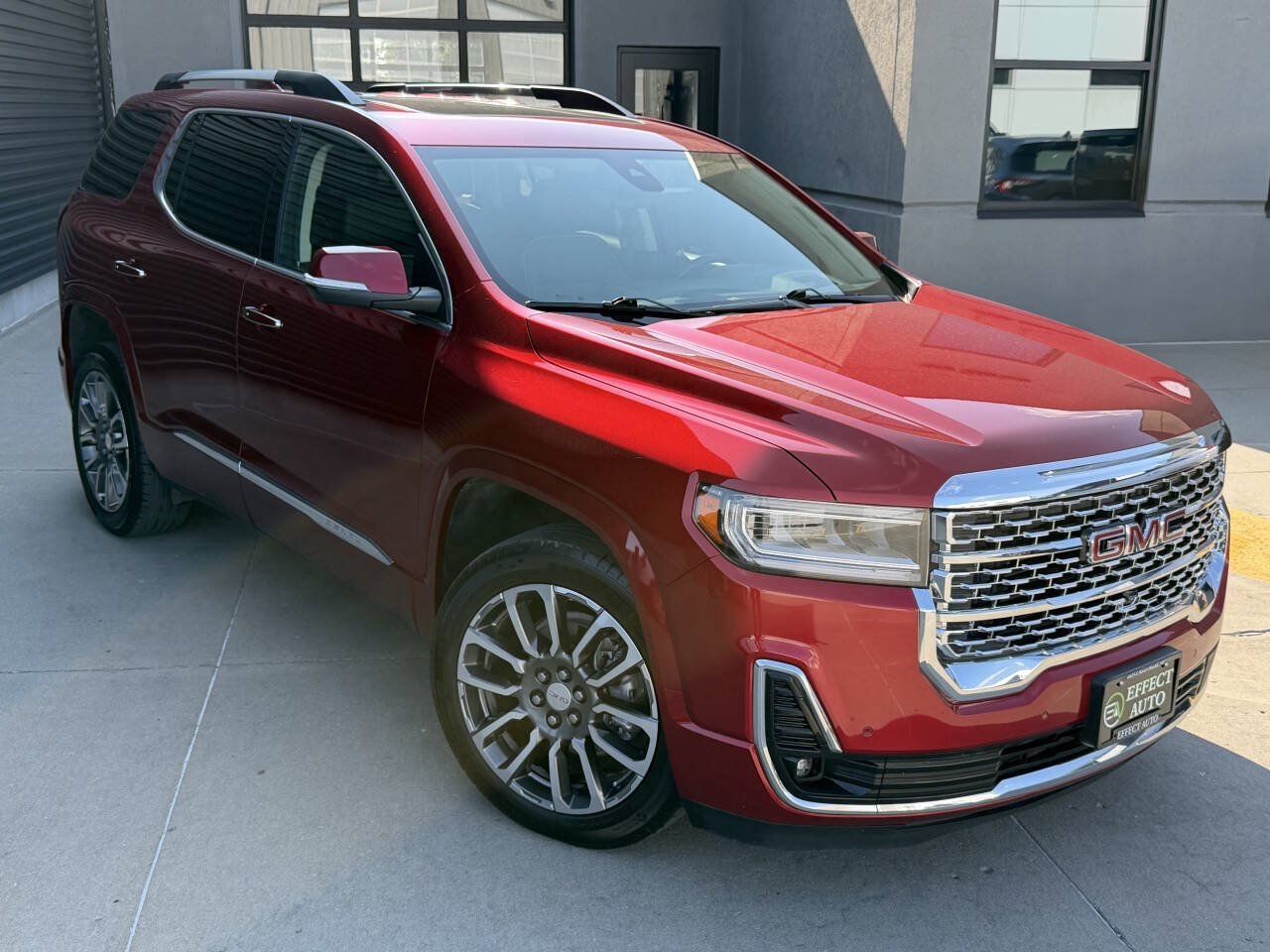 Used 2021 GMC Acadia Denali w/ Denali Ultimate Package AWD/4WD image 6