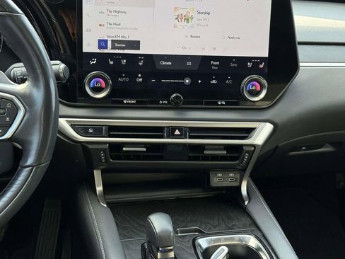 Used 2024 Lexus RX 350h w/ Convenience Package image 19