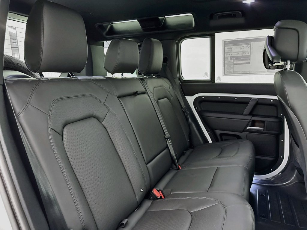 New 2026 Land Rover Defender 110 X-Dynamic SE AWD/4WD image 29