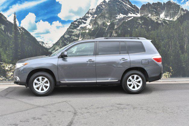 Used 2011 Toyota Highlander 4WD w/ Tech Pkg image 7