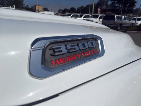New 2026 RAM 3500 Laramie AWD/4WD image 9