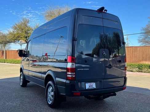 Used 2017 Mercedes-Benz Sprinter 2500 image 26
