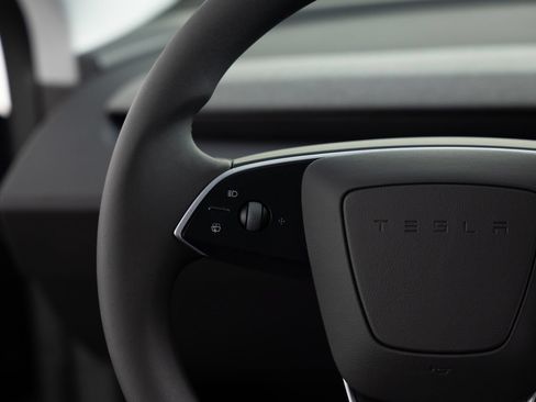 Used 2026 Tesla Model Y AWD image 30
