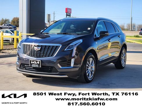 Used 2023 Cadillac XT5 Premium Luxury w/ Technology Package FWD image 3
