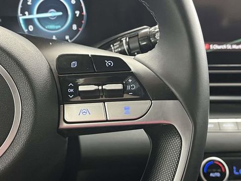 Used 2023 Hyundai Elantra SEL w/ Convenience Package FWD image 31