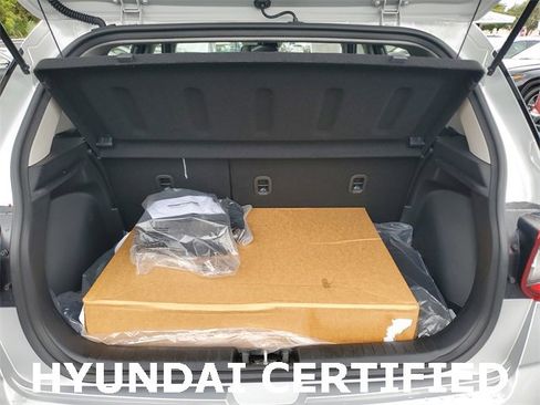 Certified 2025 Hyundai Venue SEL image 8