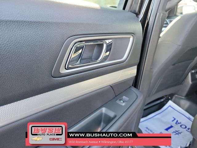Used 2017 Ford Explorer XLT AWD/4WD image 13