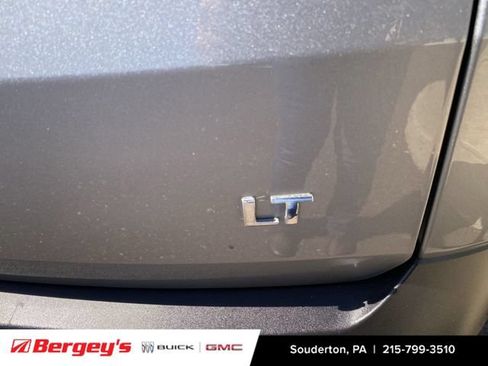 Used 2023 Chevrolet Traverse LT AWD/4WD image 36