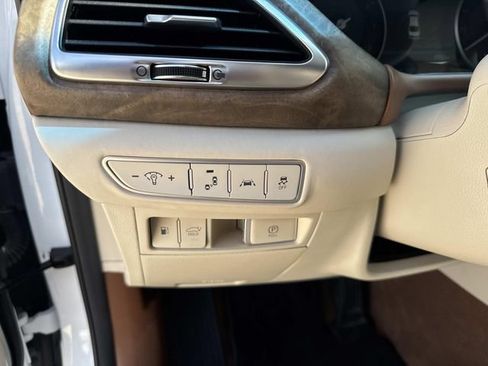 Used 2020 Genesis G90 3.3T Premium RWD image 30